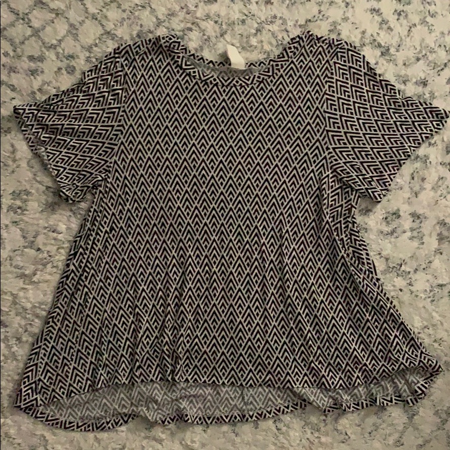 H&M Black & White Patterned Tee